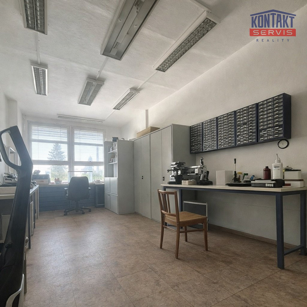 Pronájem kanceláře 225 m² – fotografie 2