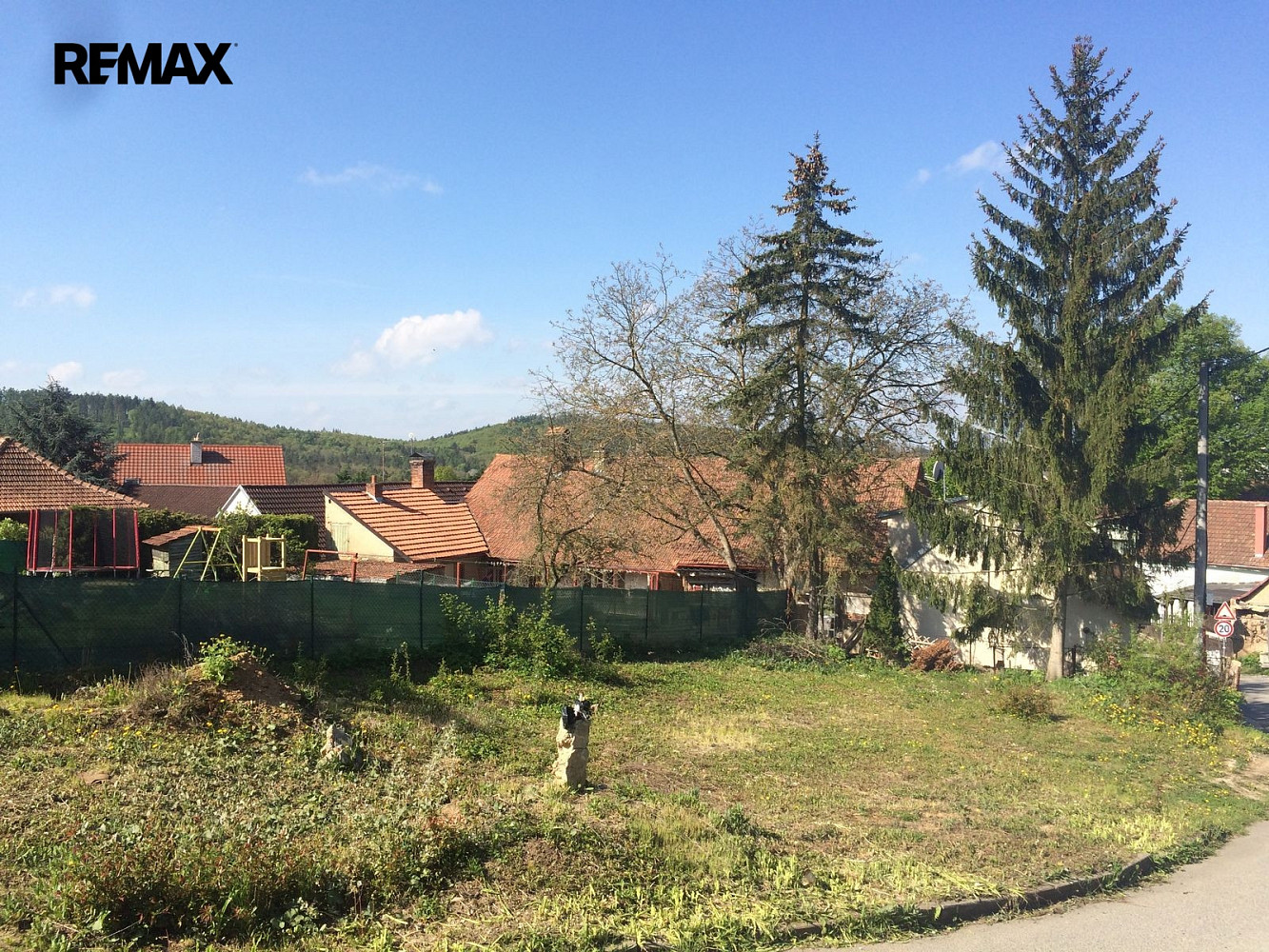 Prodej stavebního pozemku 310 m² – pohled 6