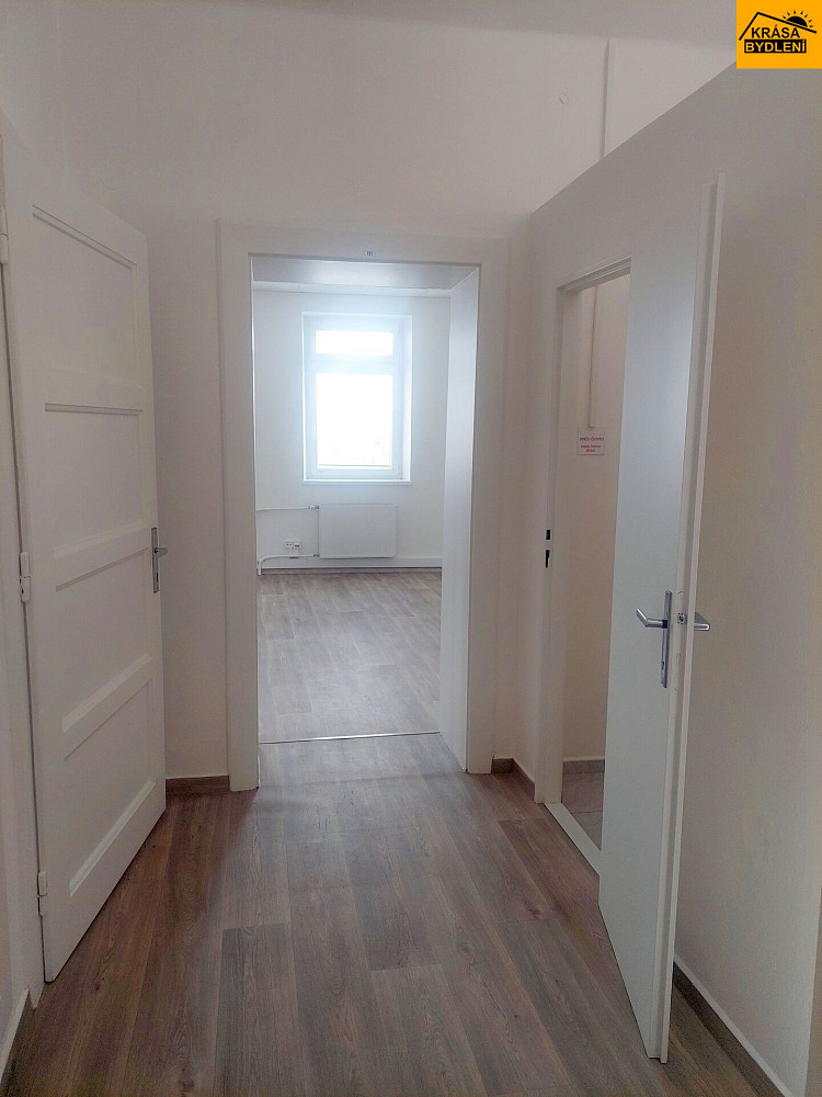 Pronájem kanceláře 75 m² — photo 5