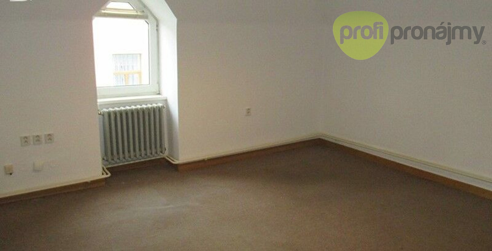Pronájem kanceláře 16 m² nebo 19 m² – pohled 3