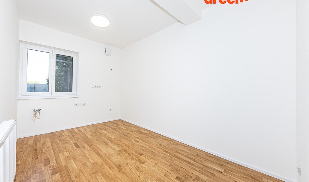 Prodej domu 200 m² s pozemkem 380 m², Praha – náhled fotky 29