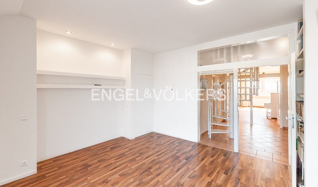 Pronájem bytu 4+kk 150 m², Praha – náhled fotky 13