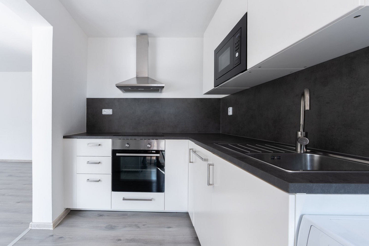 Pronájem bytu 2+1 61 m² – fotografie 2