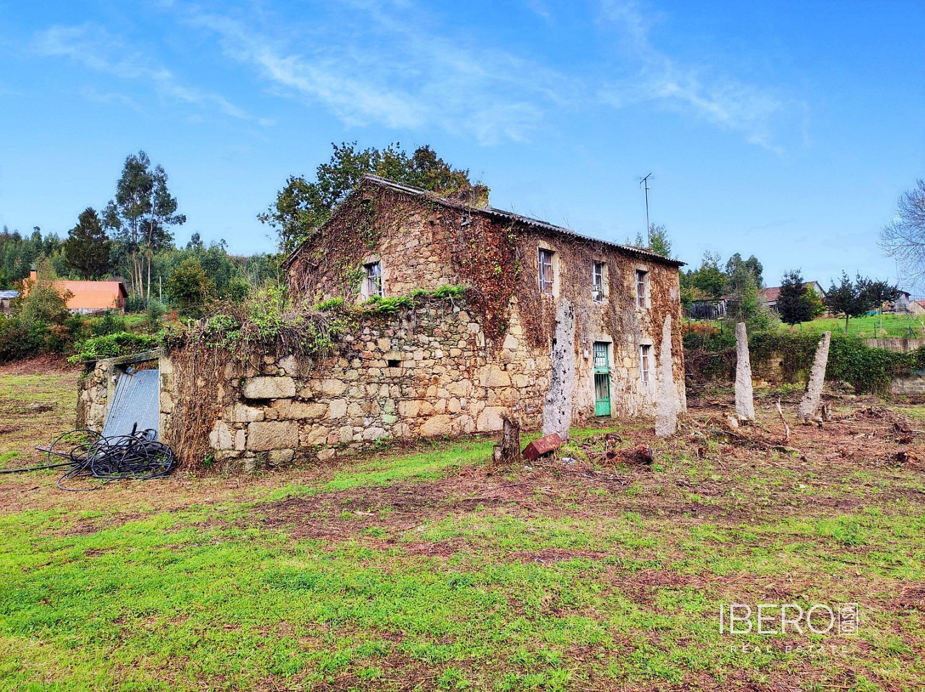 Prodej domu 9 218 m² s pozemkem 9 000 m²