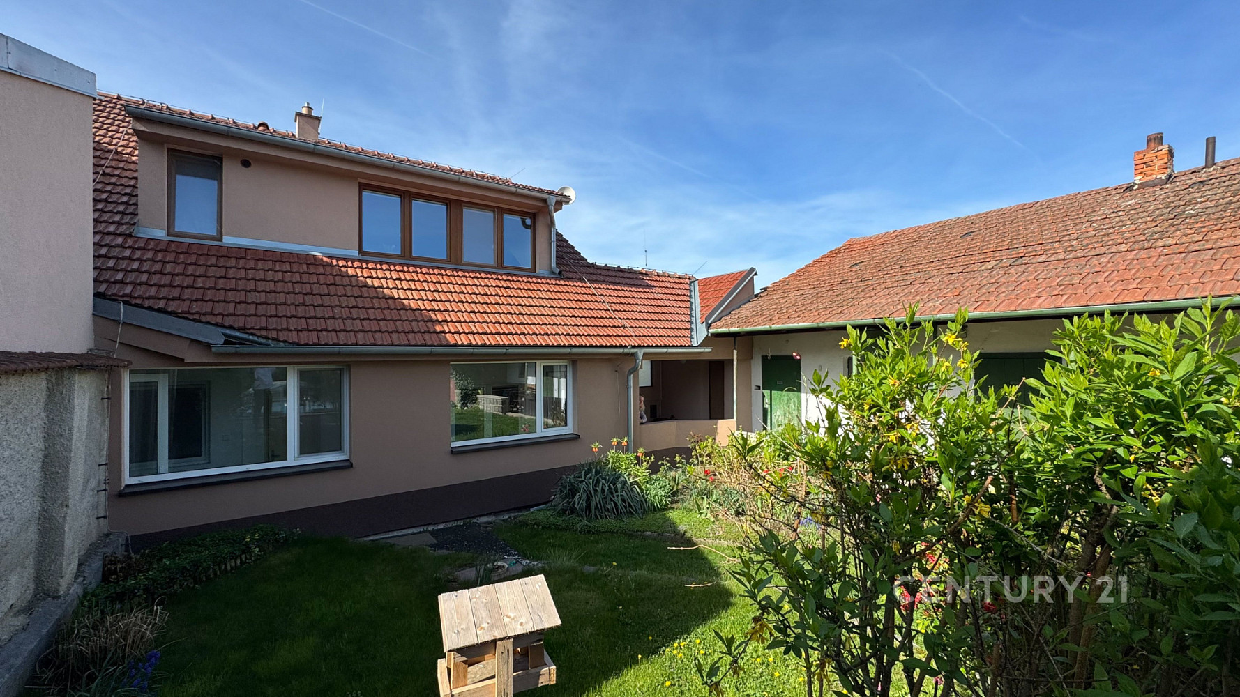 Prodej domu 174 m² s pozemkem 863 m², Nebovidy