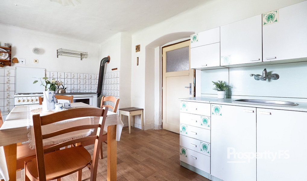 Prodej domu 120 m² s pozemkem 2 453 m², Pavlíkov – náhled fotky 2