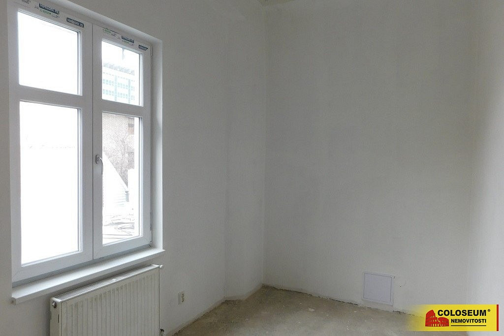 Pronájem obchodních prostor 400 m² – fotografie 4