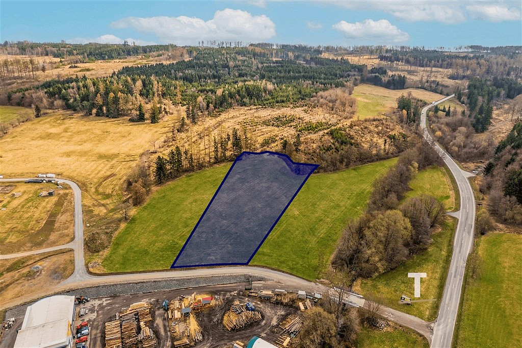 Prodej komerčního pozemku 8 679 m²