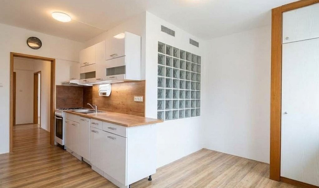 Pronájem bytu 2+1 61 m², Zlín – fotka 1 z 7