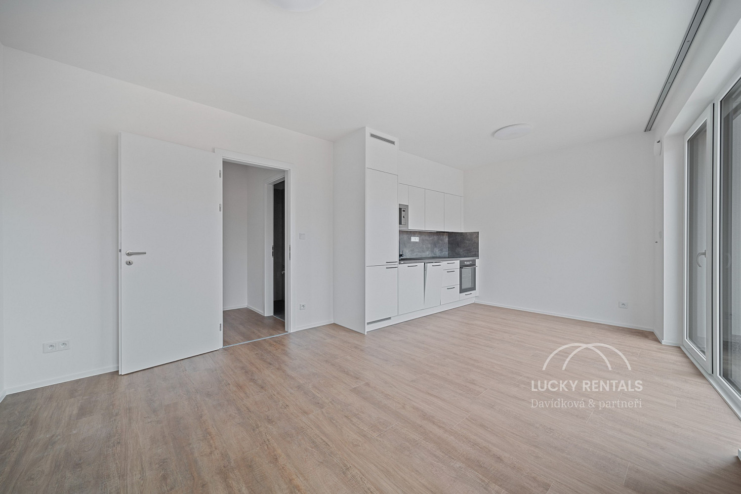 Pronájem bytu 1+kk 32 m²