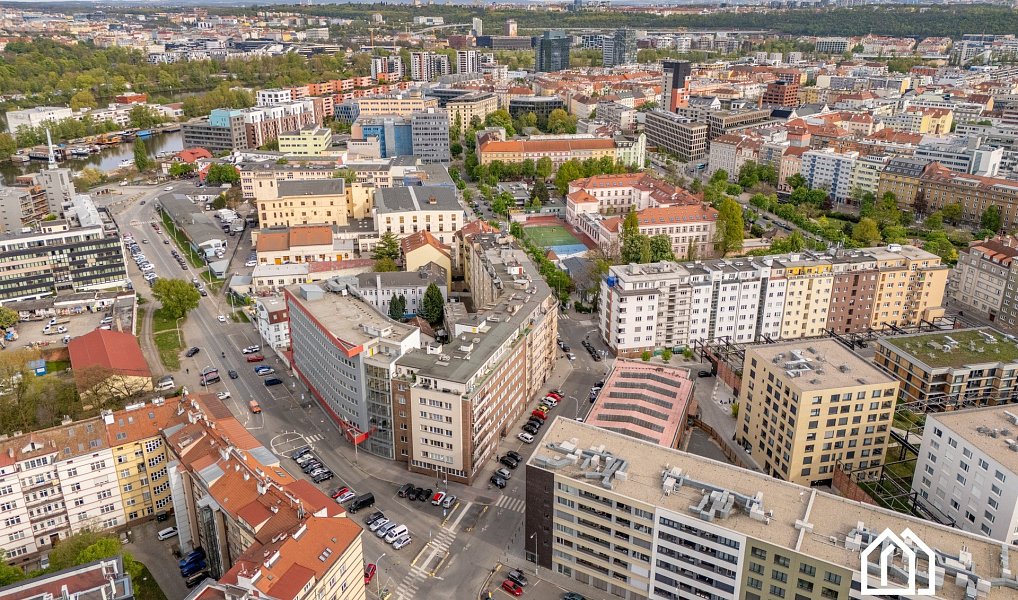Prodej bytu 4+kk 125 m², Praha – náhled fotky 26