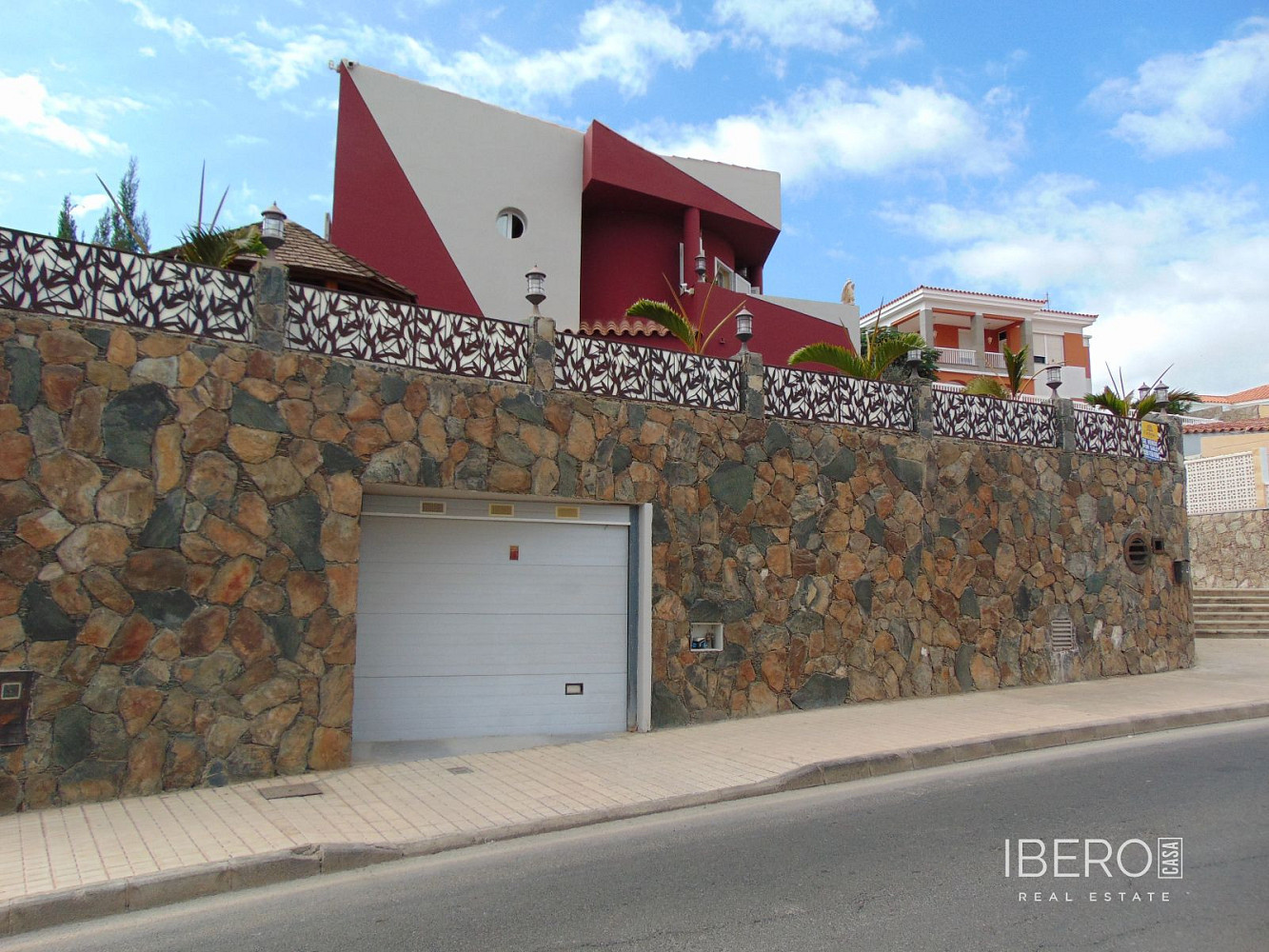 Prodej domu 246 m² s pozemkem 330 m²