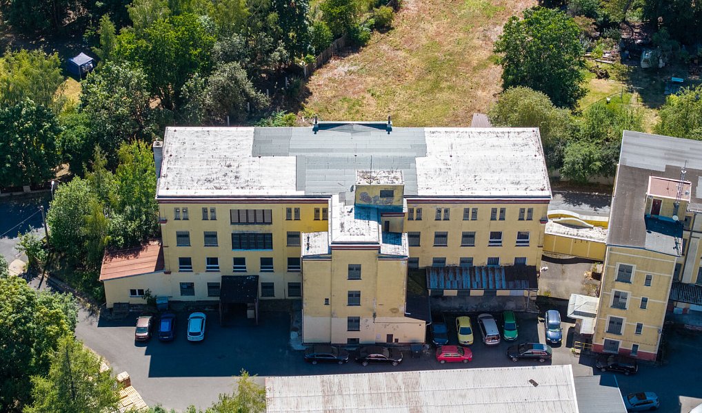 Prodej výrobních prostor 2 350 m², Aš – náhled fotky 2