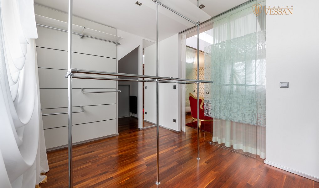 Prodej vily 474 m², Praha – náhled fotky 21