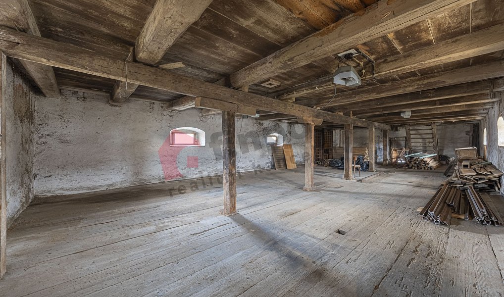 Prodej domu 256 m² s pozemkem 147 m², Louňovice pod Blaníkem – náhled fotky 9
