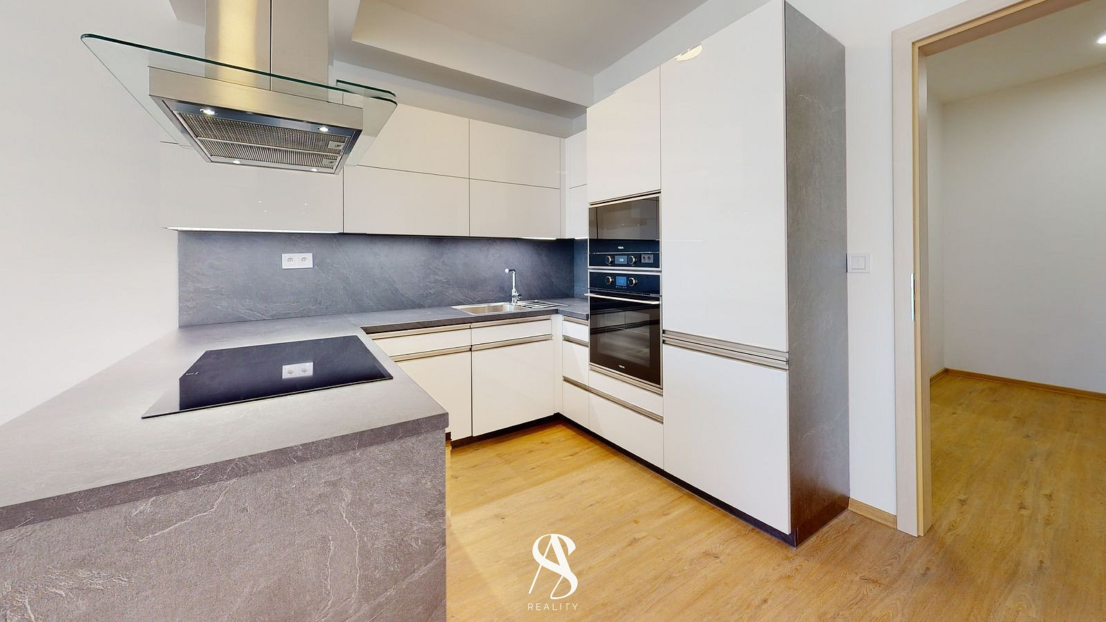 Pronájem bytu 2+kk 69 m² – fotografie 3