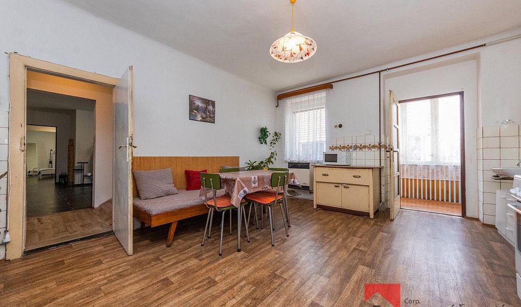 Prodej domu 322 m² s pozemkem 498 m², Nová Ves – náhled fotky 8
