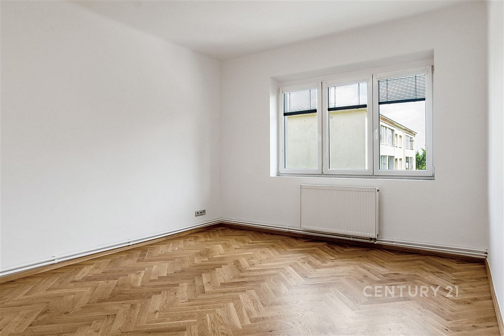 Pronájem bytu 3+1 82 m² — photo 2