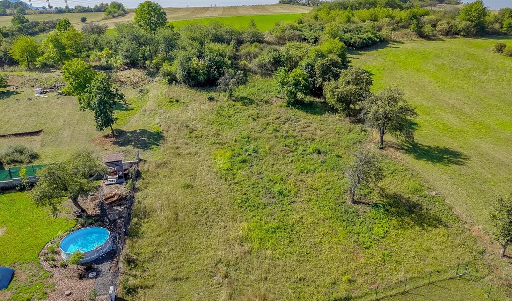 Prodej stavebního pozemku 3 240 m², Bystřany – náhled fotky 32