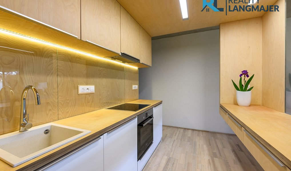 Prodej domu 134 m² s pozemkem 343 m², Zruč-Senec – náhled fotky 6