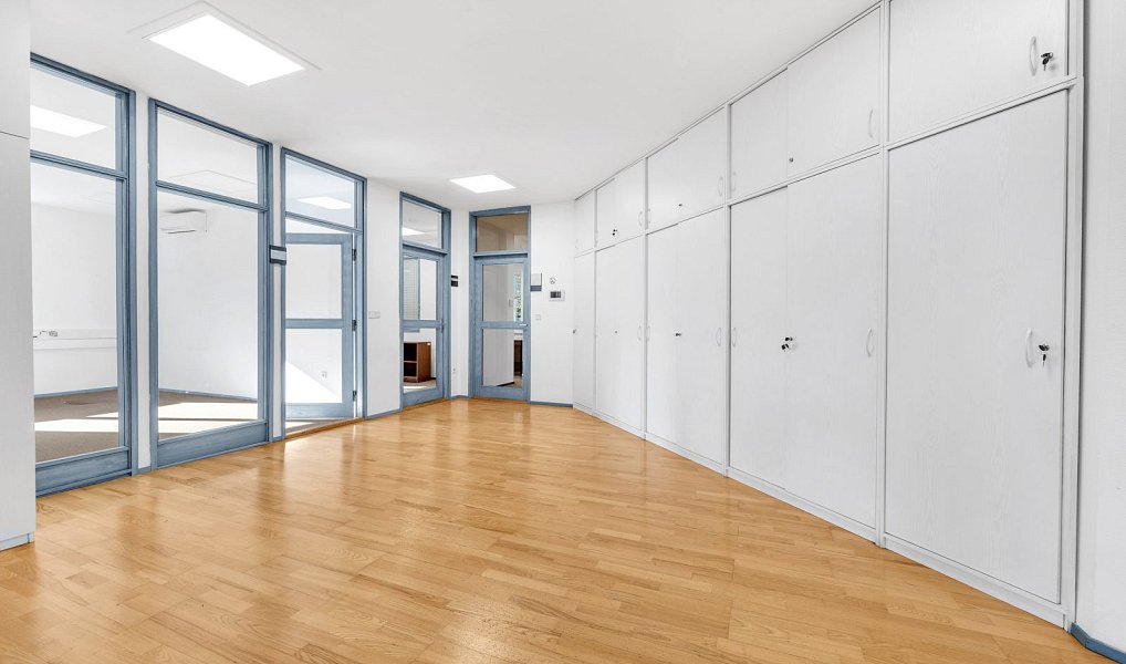 Pronájem kanceláře 330 m², Horoměřice – náhled fotky 4