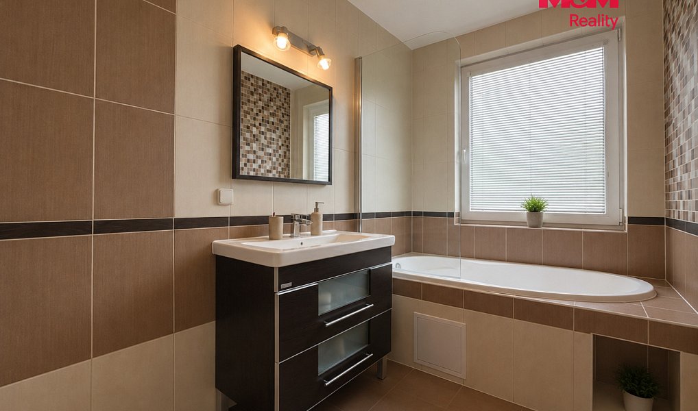Prodej domu 110 m² s pozemkem 959 m², Chomutov – náhled fotky 14