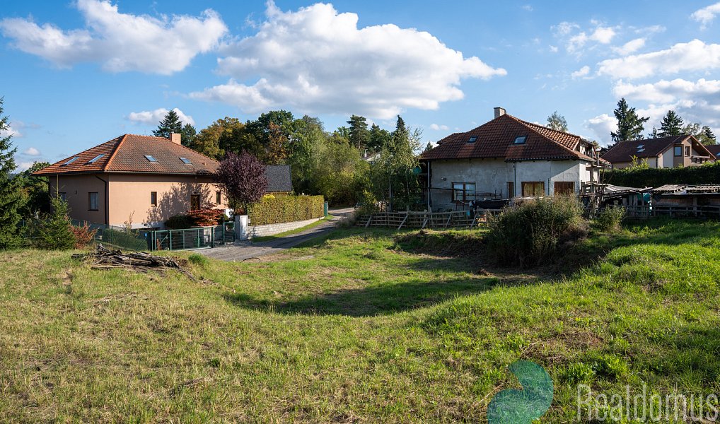 Prodej stavebního pozemku 823 m², Kamenice – náhled fotky 5