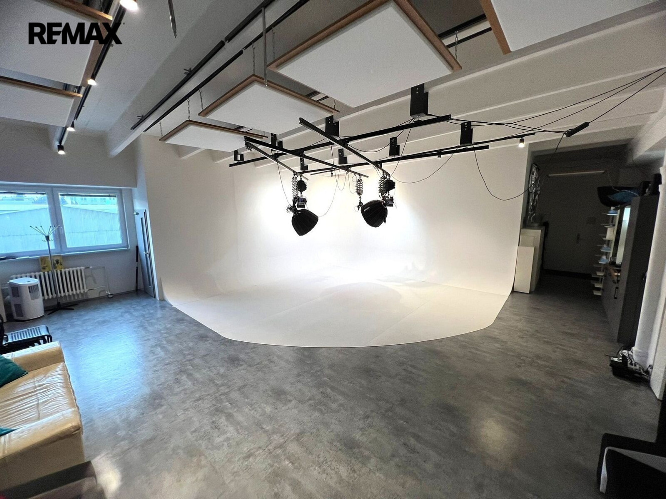 Pronájem komerčního objektu (jiného typu) 150 m² – fotografie 3