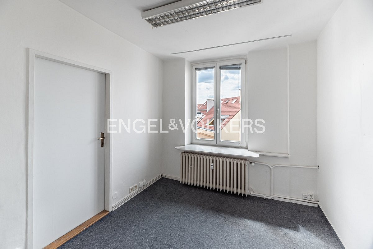 Pronájem kanceláře 99 m² – fotografie 4