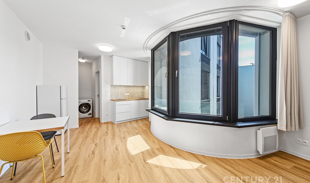 Prodej bytu 1+kk 39 m², Praha – náhled fotky 2