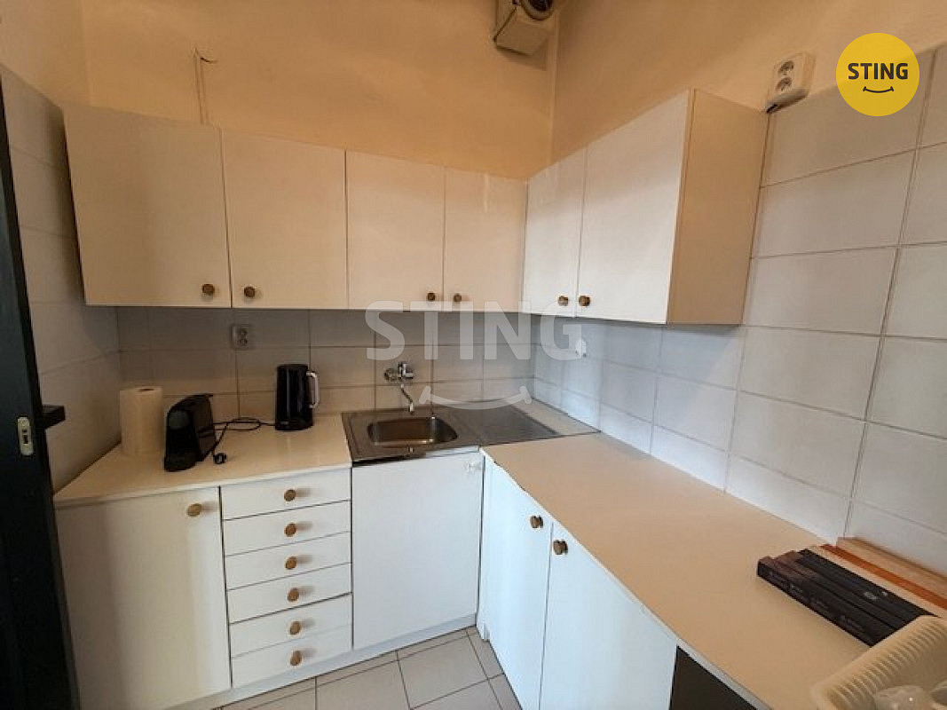 Pronájem kanceláře 30 m² – fotografie 4