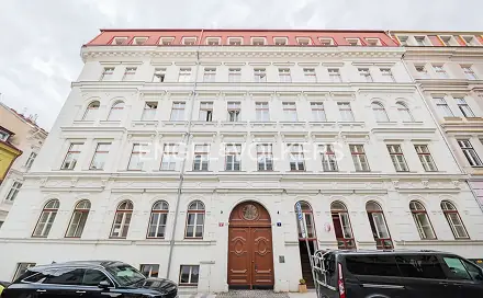 Pronájem skladovacích prostor 77 m²