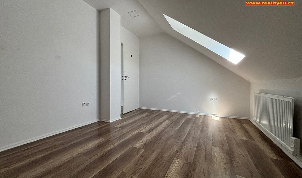 Prodej nájemního domu, činžáku 460 m², Hradec Králové – náhled fotky 17