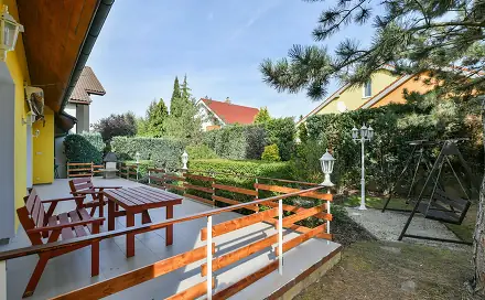 Pronájem domu 220 m² s pozemkem 374 m², K valu, Praha 10 - Štěrboholy