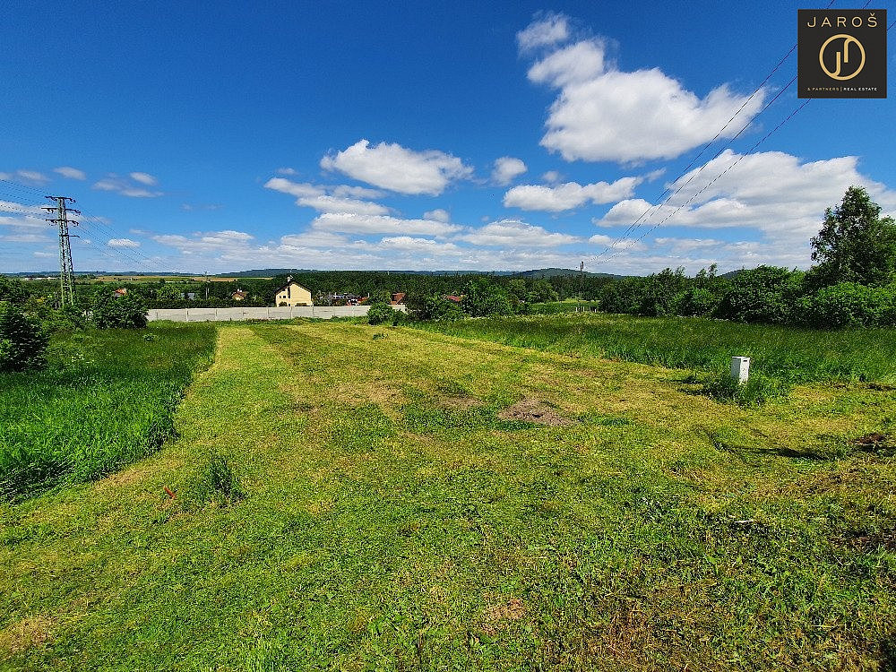 Prodej stavebního pozemku 1 294 m²