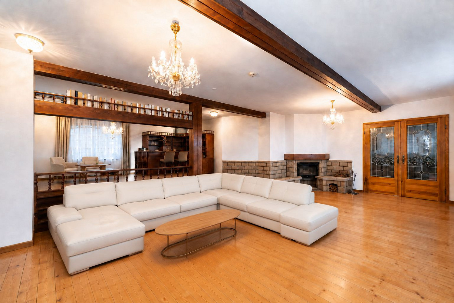 Prodej domu 923 m² s pozemkem 12 441 m²