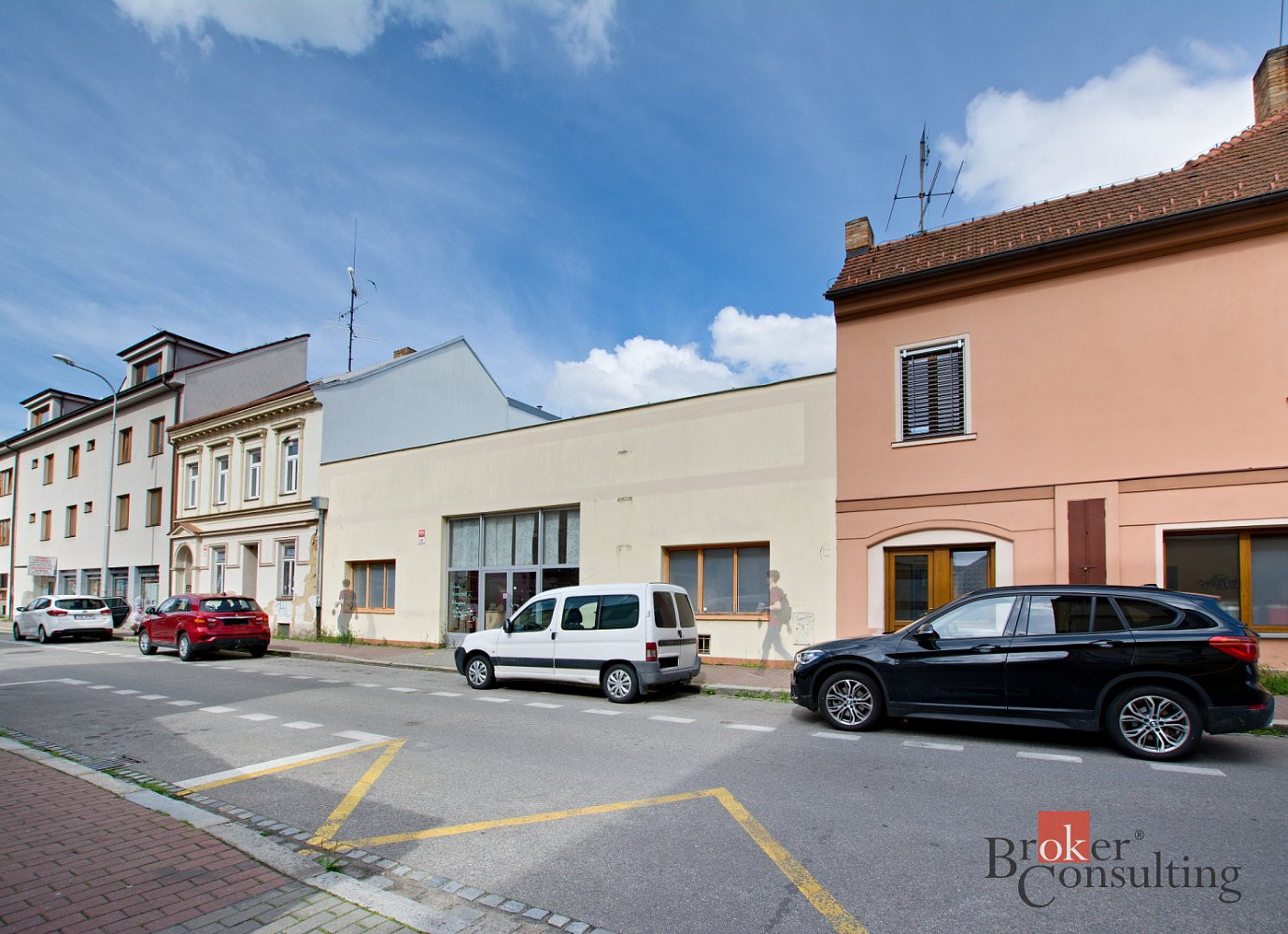 Pronájem obchodních prostor 400 m² – fotografie 2
