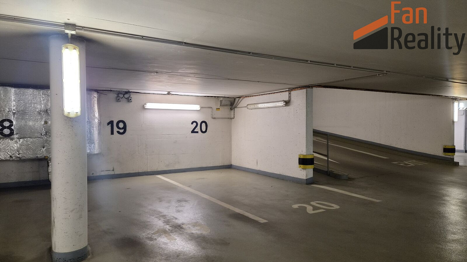 Prodej garáže 12 m2 ulice Na Neklance – fotografie 2