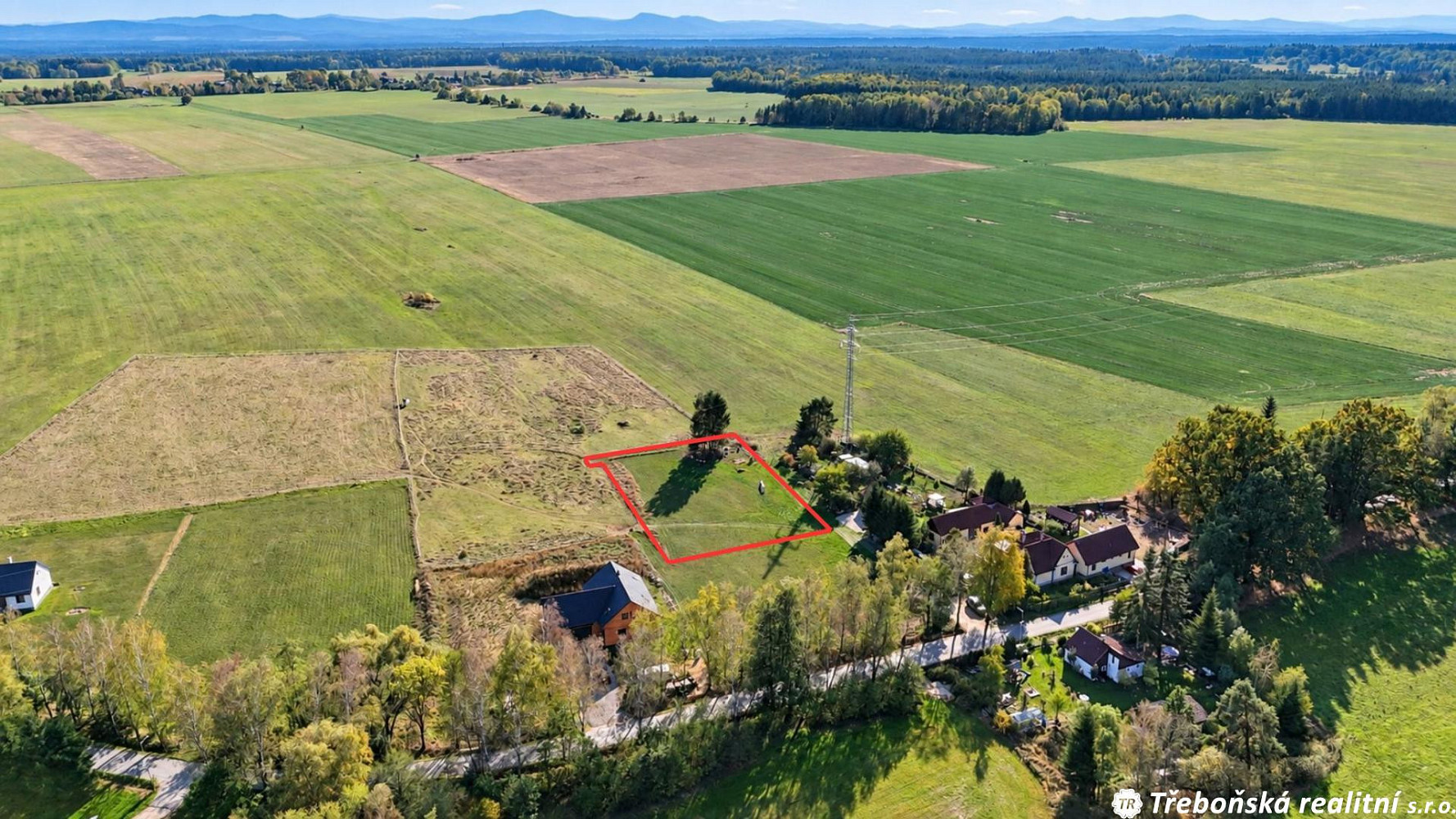 Prodej stavebního pozemku 2 060 m² – fotografie 2