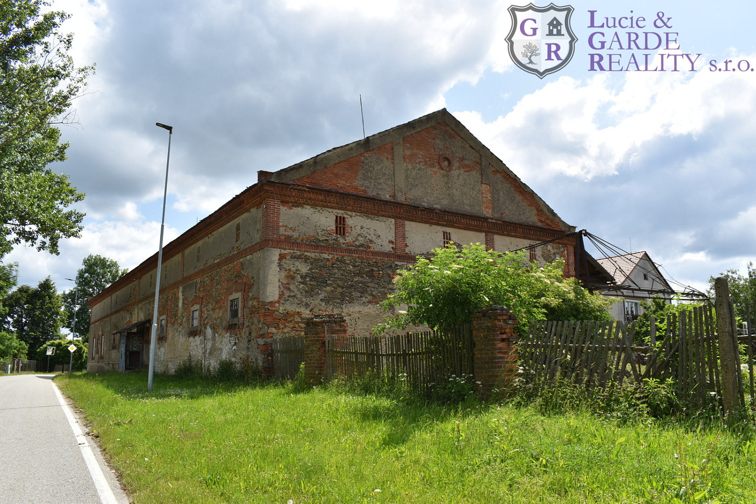 Prodej domu 175 m² s pozemkem 2 865 m² – fotografie 2