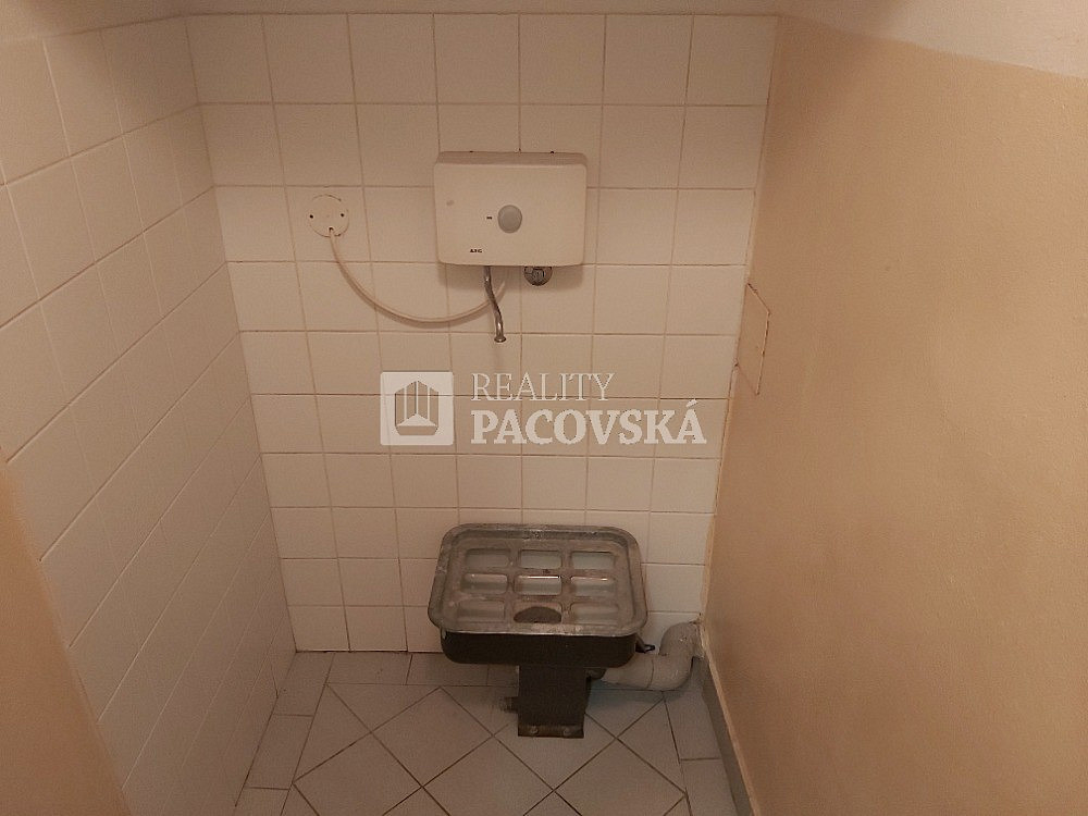 Pronájem kanceláře 27 m² – další
