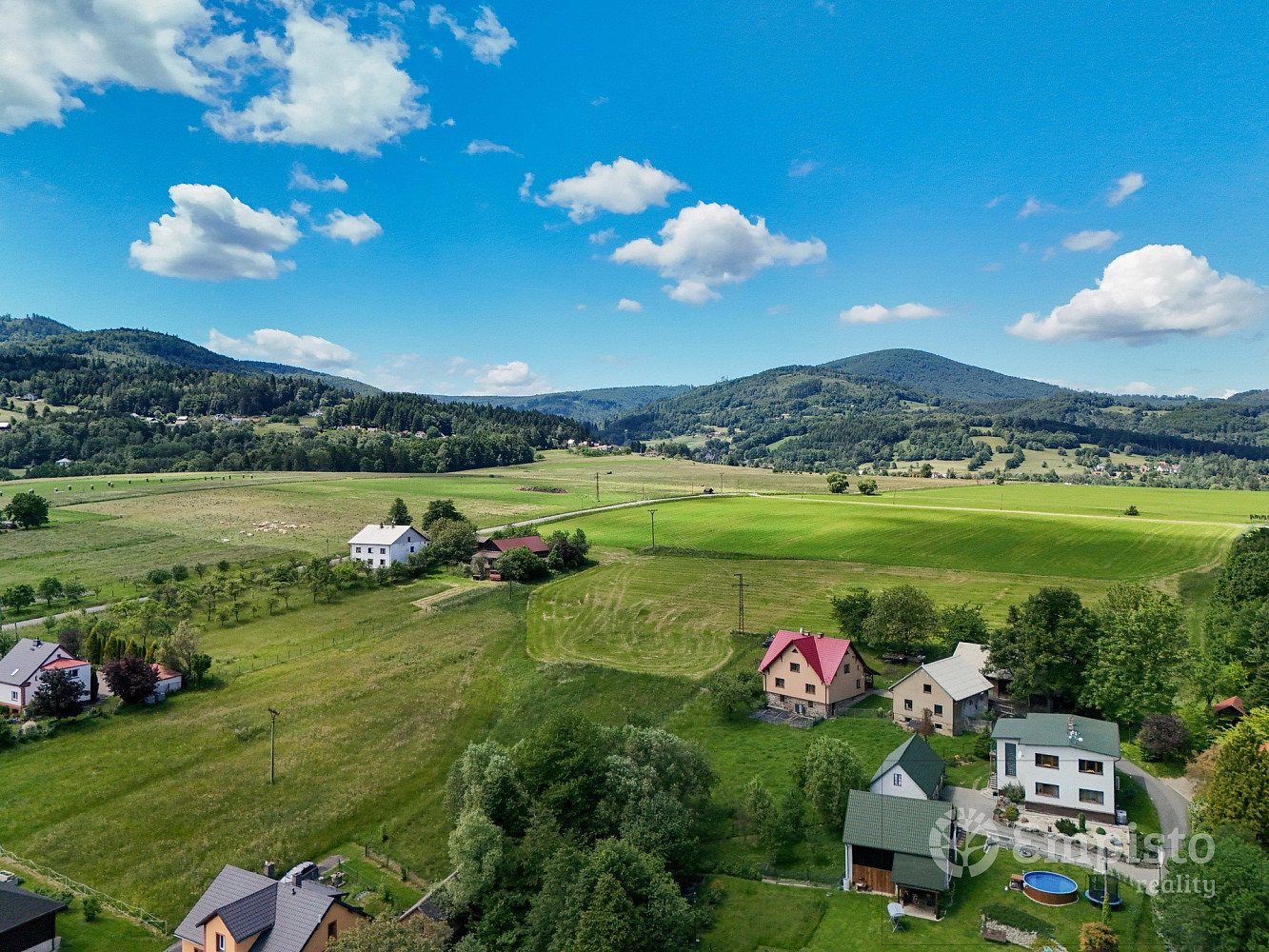 Prodej stavebního pozemku 850 m² — photo 3