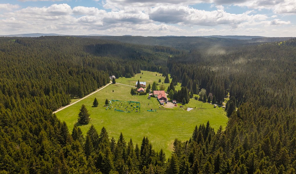Prodej ubytovacího objektu 980 m², Potůčky – náhled fotky 38