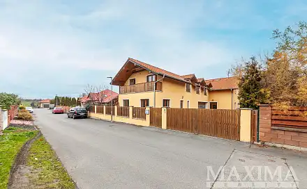 Prodej domu 290 m² s pozemkem 1 871 m², Do Polí, Bašť, okres Praha-východ
