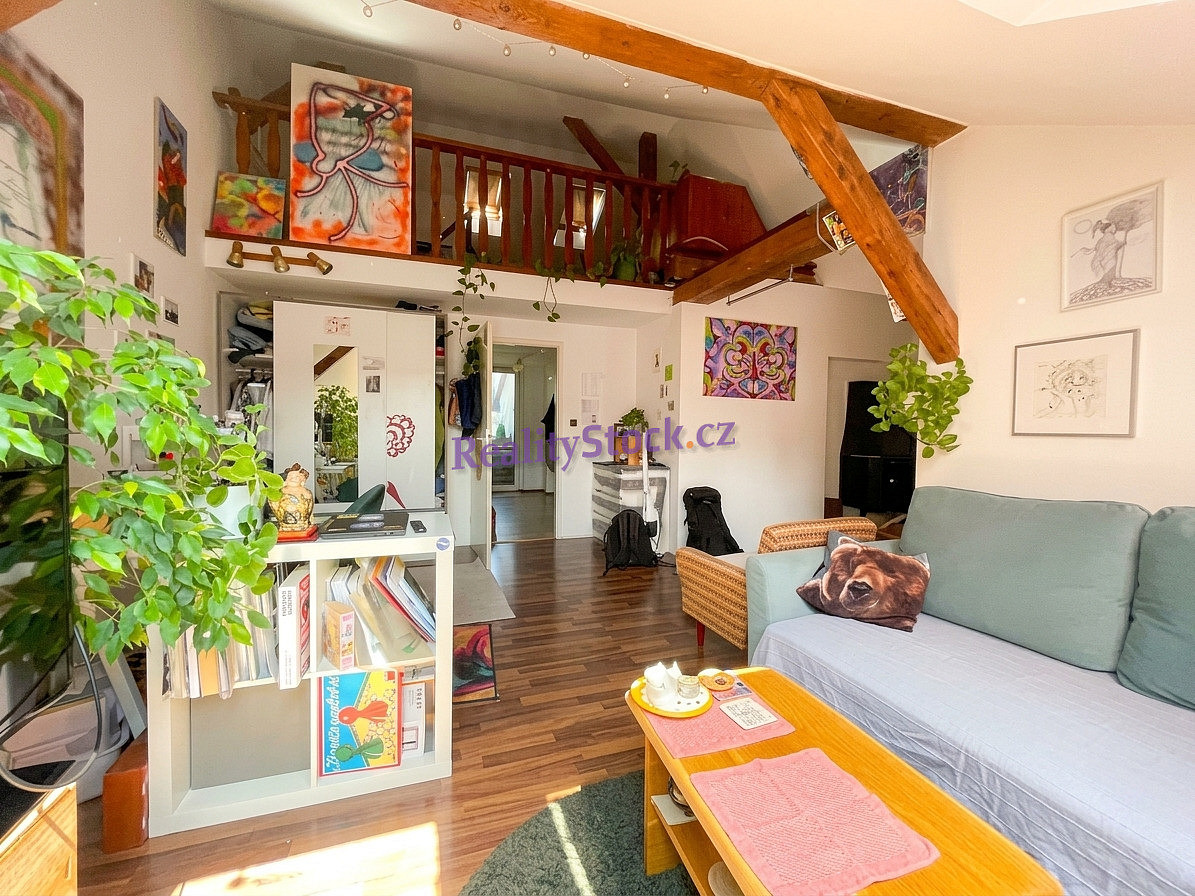 Pronájem bytu 2+1 60 m² – fotografie 2