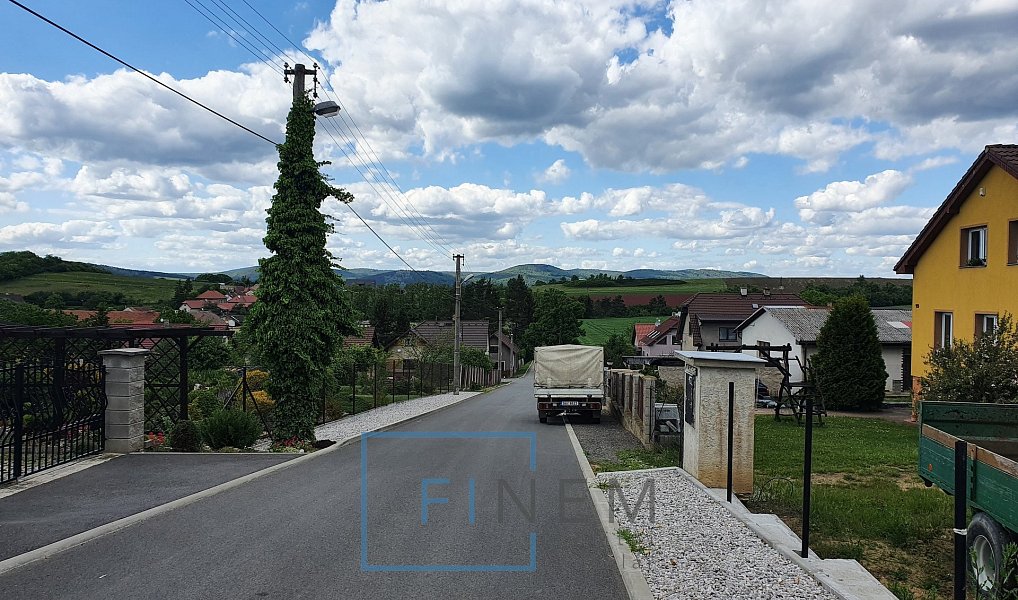 Prodej stavebního pozemku 1 239 m², Otmíče – náhled fotky 11