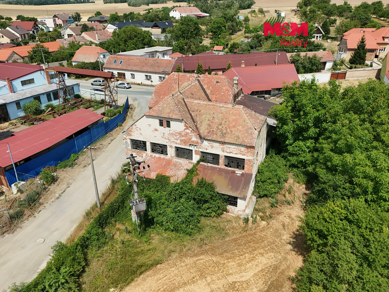 Prodej domu 700 m² s pozemkem 1 940 m²