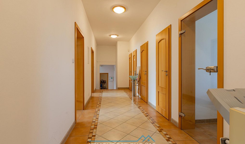 Prodej kanceláře 3 355 m², Želetice – náhled fotky 11