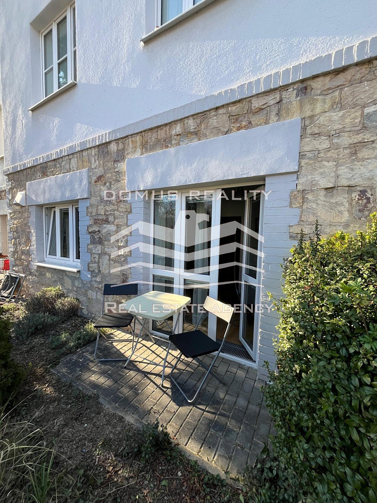 Pronájem bytu 1+1 35 m²