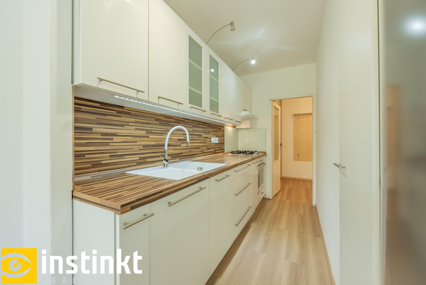 Pronájem bytu 2+1 64 m² – pohled 2